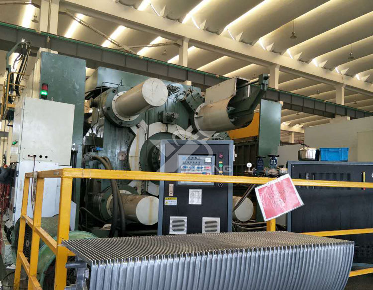 壓鑄行業油溫機現場圖——模溫機