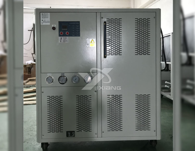 山東橡膠冷熱一體機(jī)特殊定制款——冷水機(jī)