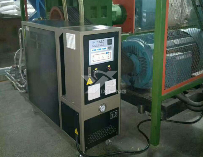 東莞包裝材料行業(yè)現(xiàn)場(chǎng)圖——模溫機(jī)