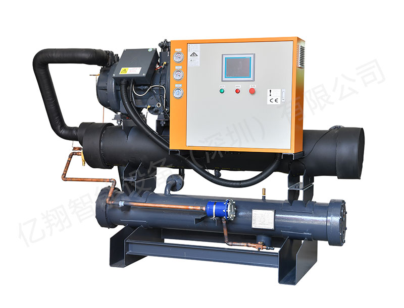 水冷螺桿式冷水機（立式）