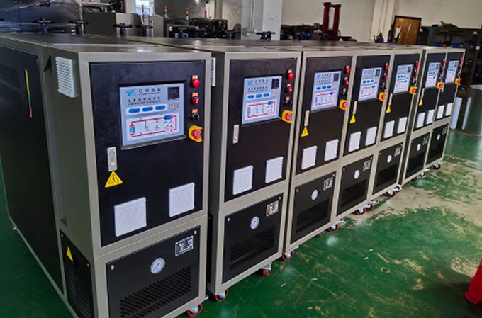 油式模溫機(jī)的特點(diǎn)及使用注意事項(xiàng)