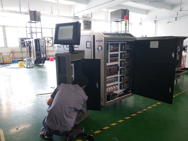 高光模溫機又稱急冷急熱溫度控制機，其優點有四